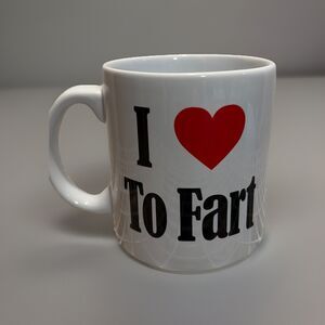 Coffee Mug “I Love To Fart” Gag Gift Mug Ceramic, 22 oz. Spencer Gifts 4.5”H